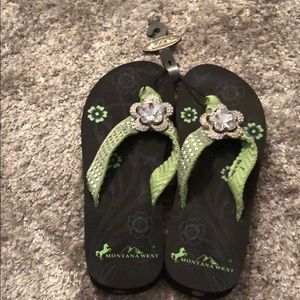 🎉 Bling flip flops